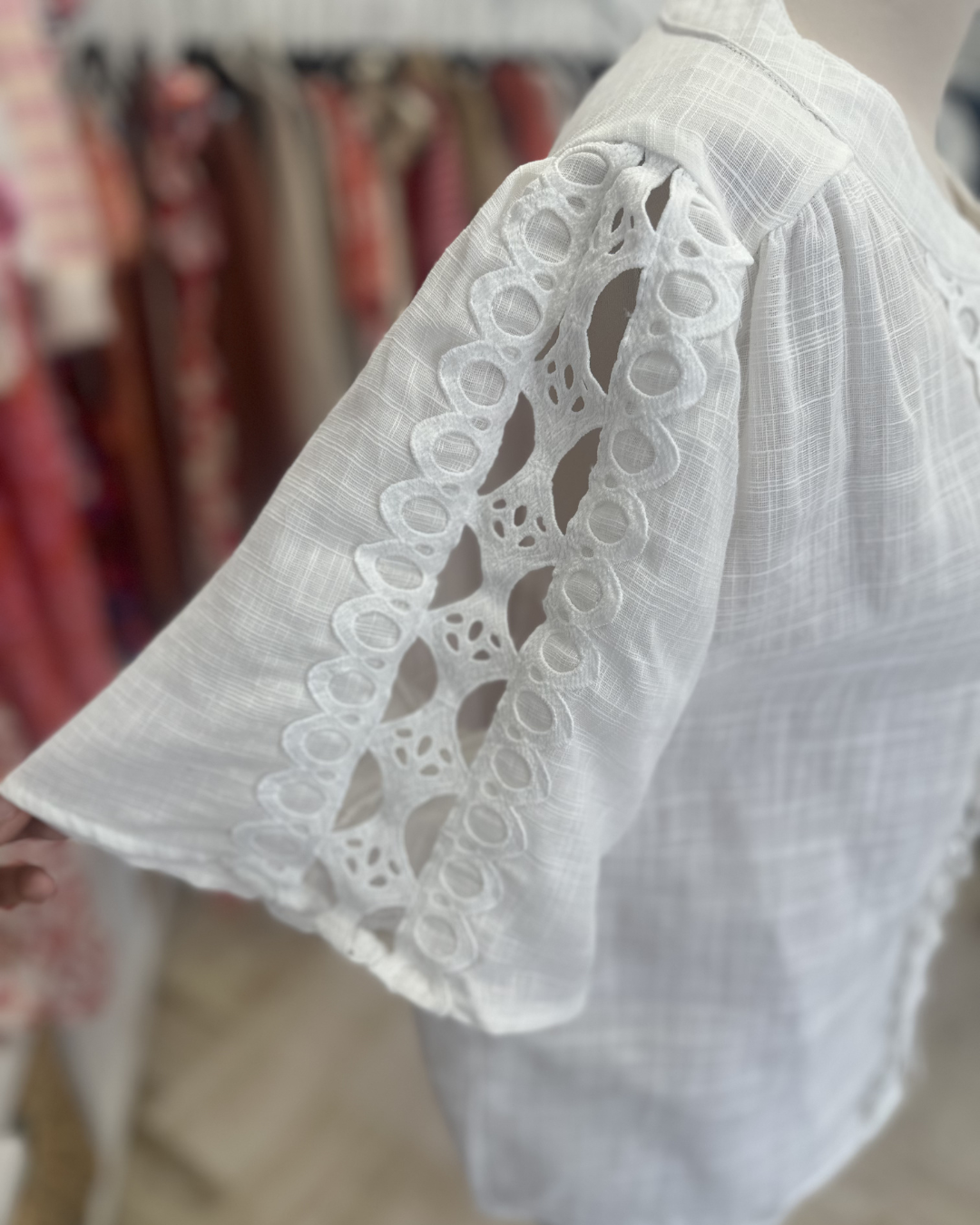 Chemise blanche ajourée