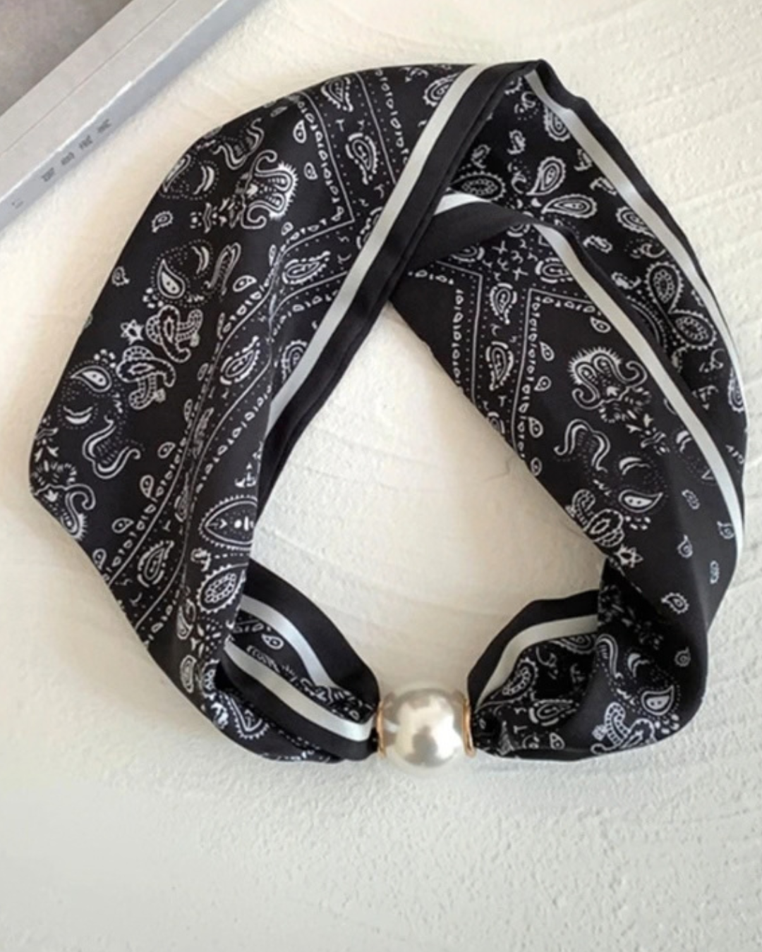 Foulard à perle noir