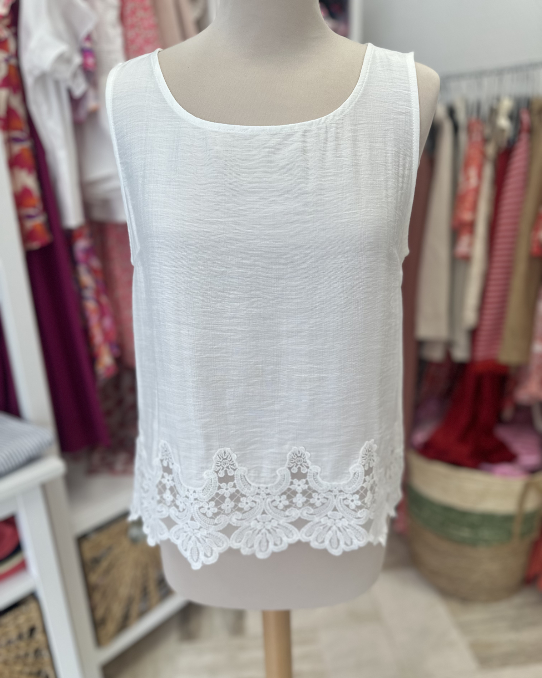 Top blanc dentelle bas