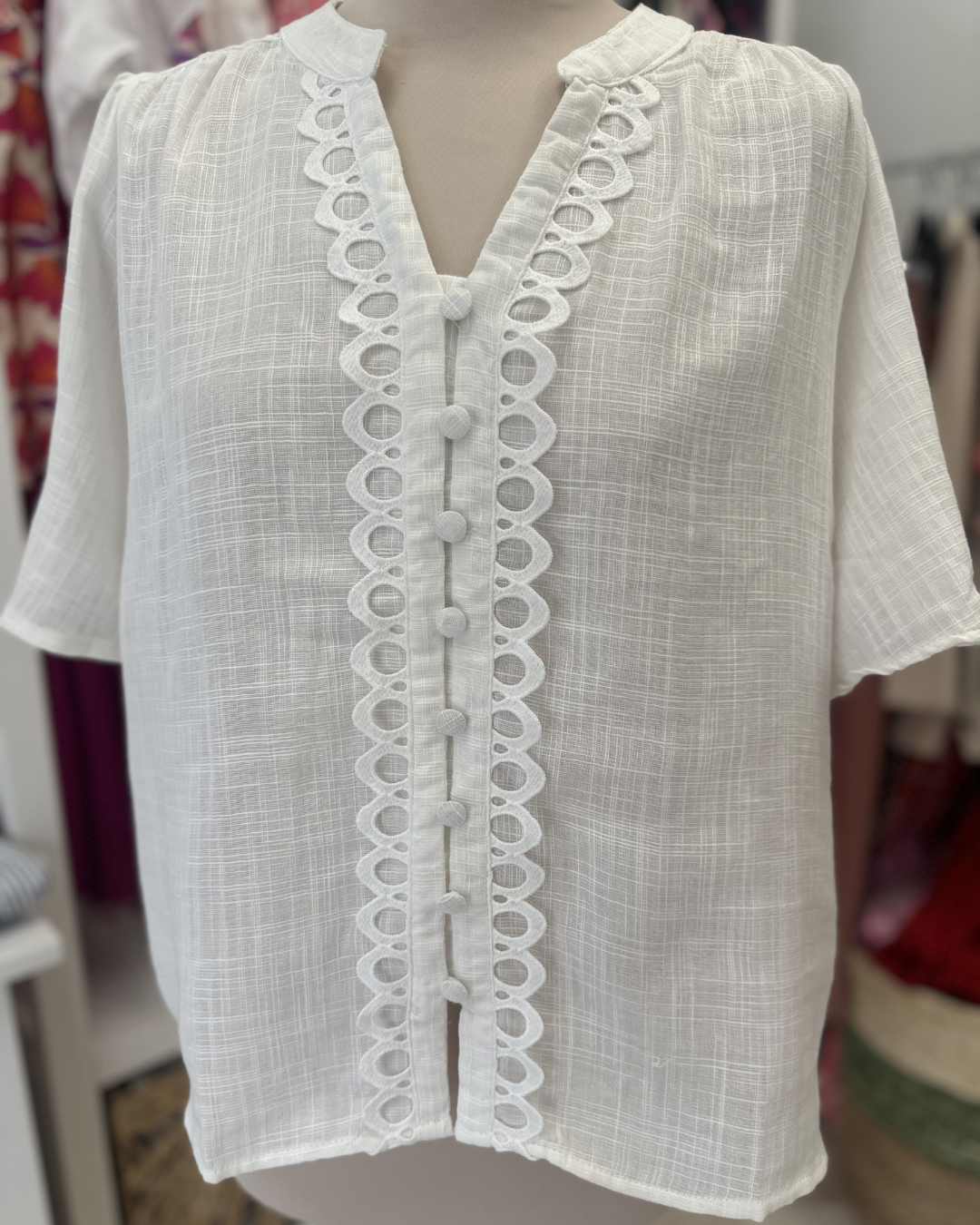 Chemise blanche ajourée