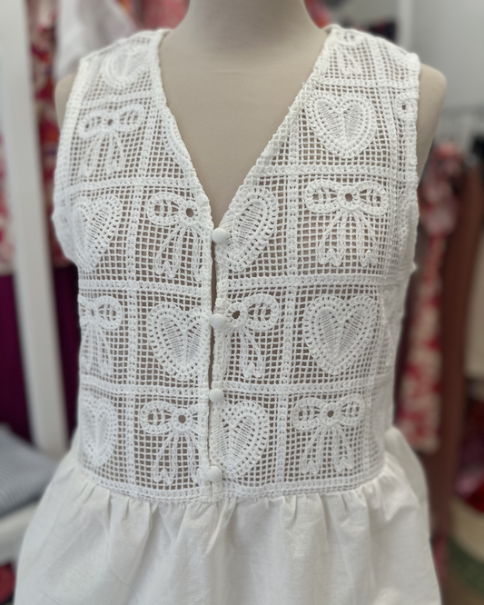 Top blanc boutonné